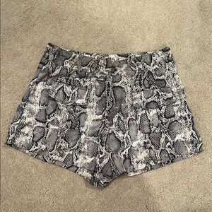 TCEC Black and White High Waist Shorts with Snakeskin Pattern